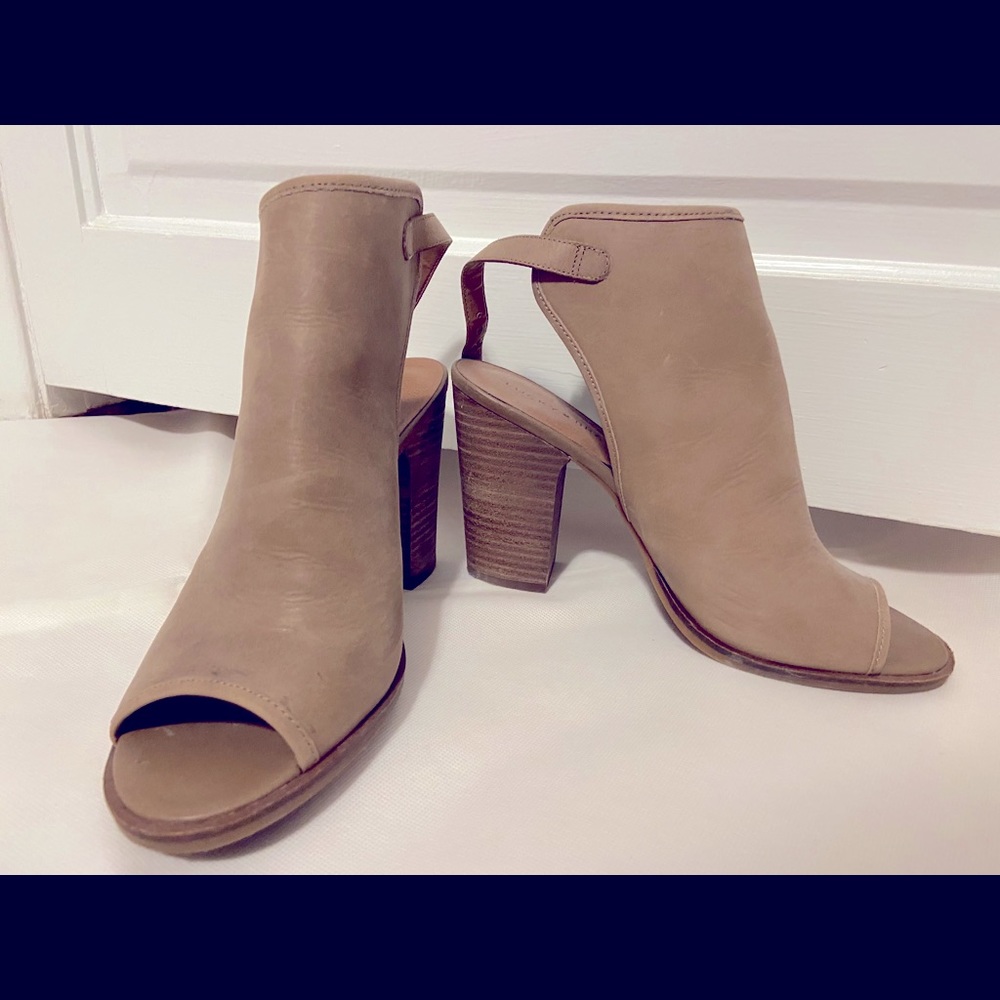 Tan Mules!